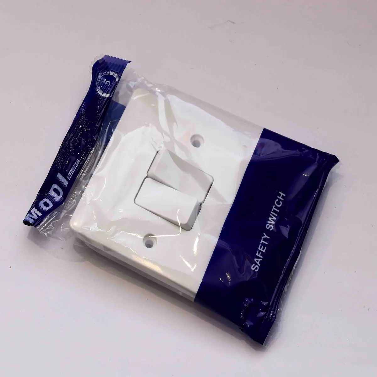 Two-way safety switch for isolating an electrical circuit.